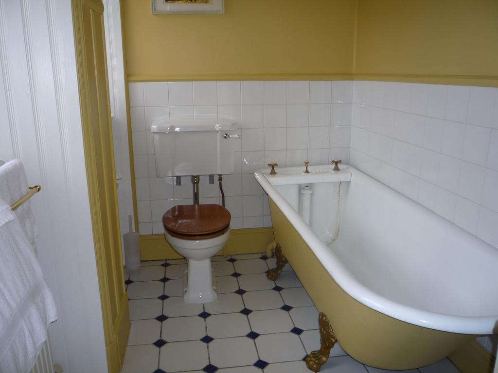 The Dower House Hotell Muir of Ord Rum bild